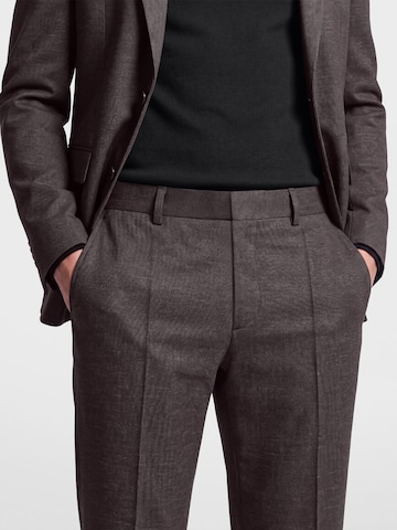 BENVENUTO Regular Suit in Red