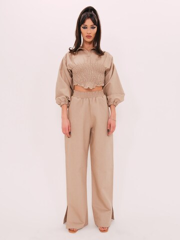 CACTUS THE BRAND Wide leg Broek 'Cactus the Brand, Pantaloni eleganti cu decupaj, Verde, XS' in Beige: voorkant