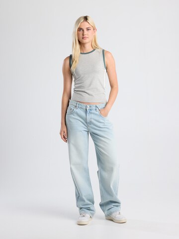 Haut America Today en gris