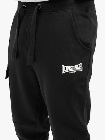 LONSDALE Tapered Sporthose in Schwarz
