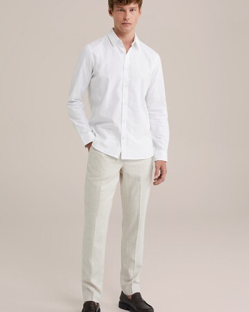 WE Fashion Slim fit Skjorta i vit