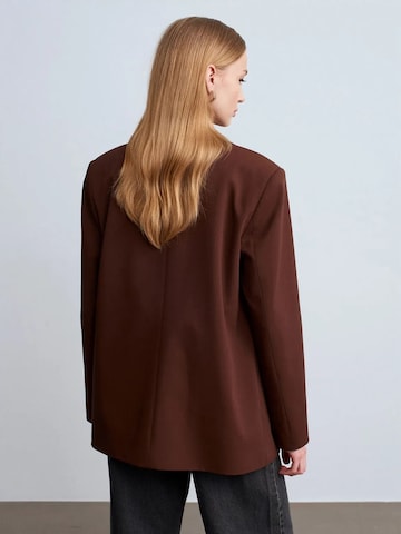 Dilvin Blazer in Brown