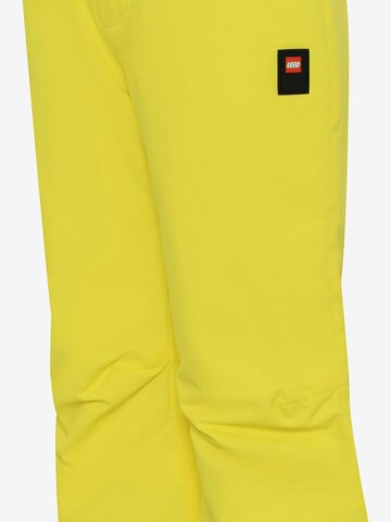 Regular Pantalon fonctionnel 'LWPAYTON 701' LEGO® kidswear en jaune