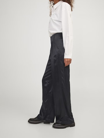 JJXX Loose fit Pleat-Front Pants 'ROSE ' in Black