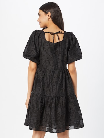 b.young - Vestido en negro