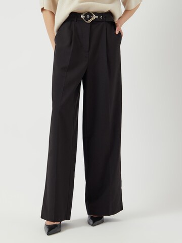 YAS Wide Leg Bukser med lægfolder 'YASErima' i sort: forside