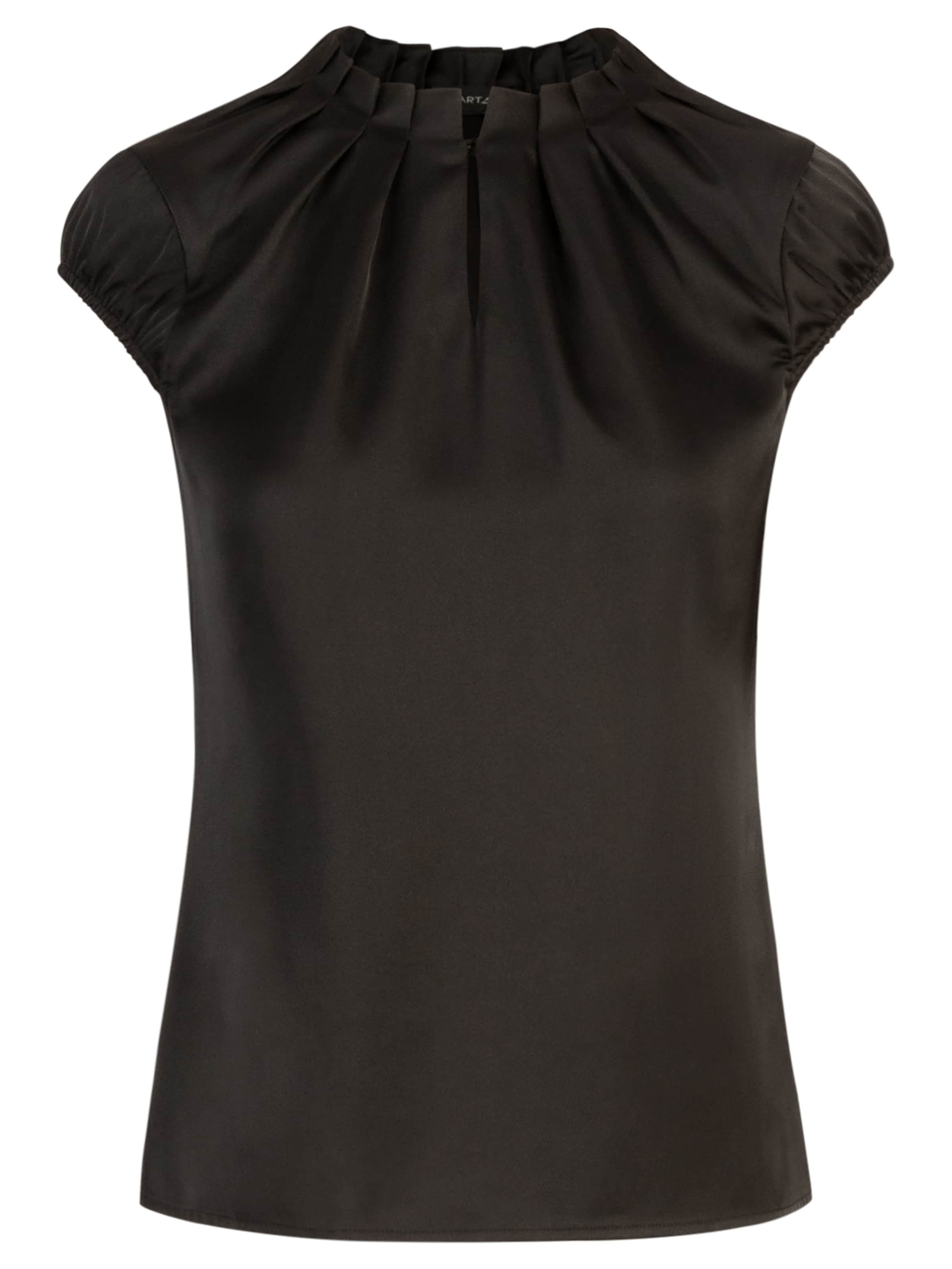 APART Blouse in Black: front