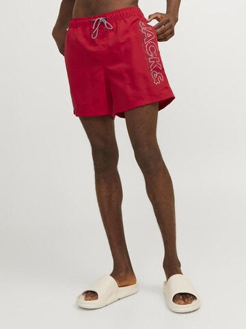 Pantaloncini da bagno 'JPSTFIJI' di JACK & JONES in rosso: frontale