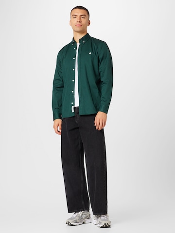 Coupe regular Chemise business 'Madison' Carhartt WIP en vert