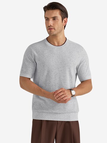 Vantory Sweater in Grey