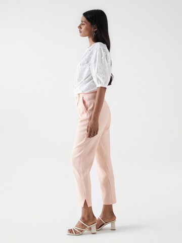 Coupe slim Pantalon chino Salsa Jeans en rose