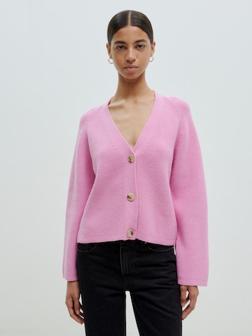 EDITED Strickjacke 'Logan' (GRS) in Pink: predná strana