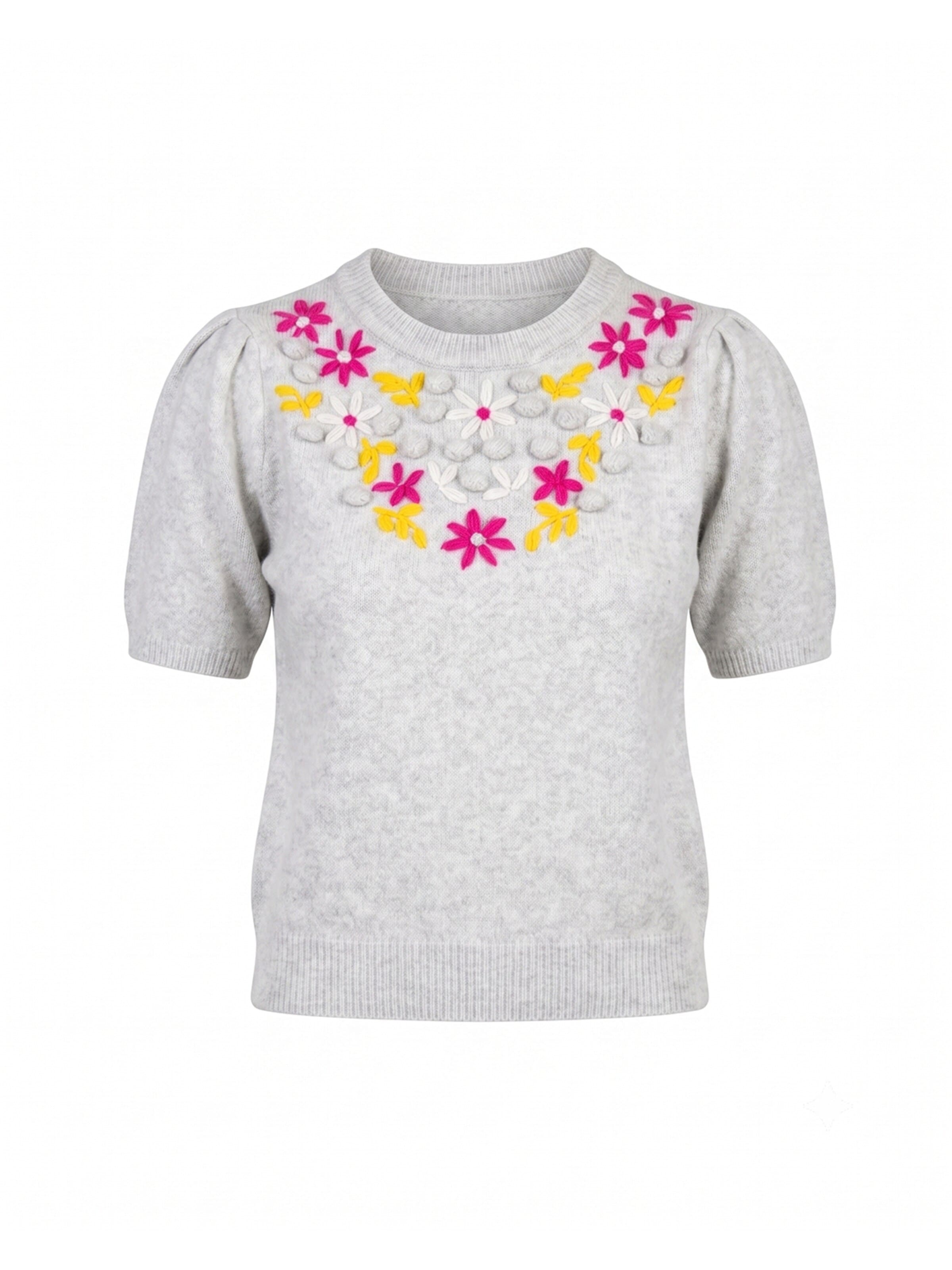 Tantra Sweater 'Jersey de manga corta con flores bordadas y frunce en el hombro (GRIS)' in Grey: front