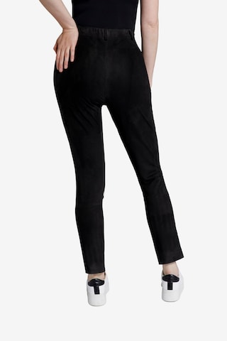 Coupe slim Pantalon Ulla Popken en noir