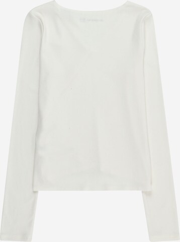 Abercrombie & Fitch Тениска 'ESSENTIAL' в бяло