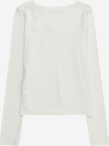 T-Shirt 'ESSENTIAL' Abercrombie & Fitch en blanc