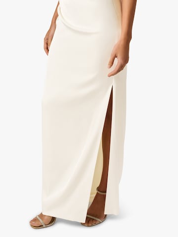 Adrianna Papell Avondjurk 'Satin and Lace Long Dress' in Wit