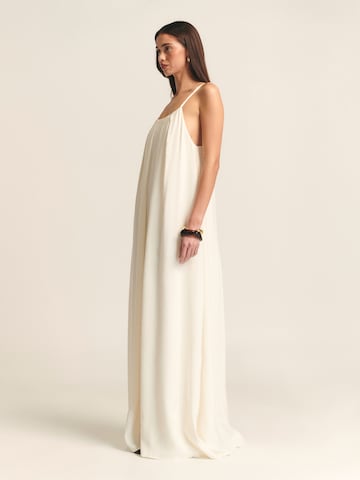 Robe de soirée St MRLO en beige