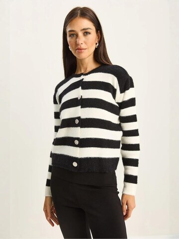 Bianco Lucci Strickjacke in Schwarz