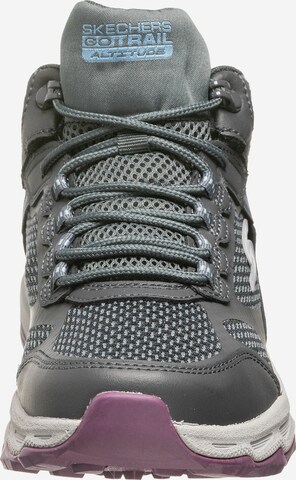 Baskets basses 'Go Run Trail Altitude' SKECHERS en gris