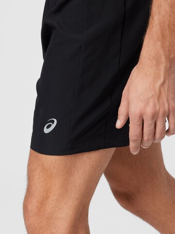 ASICS Regular Shorts in Schwarz