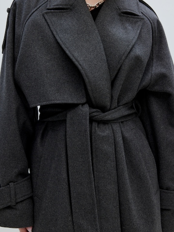 Cappotto invernale 'Joe' di EDITED in grigio