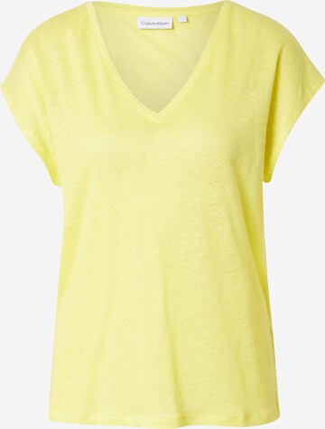 T-shirt Calvin Klein en jaune : devant