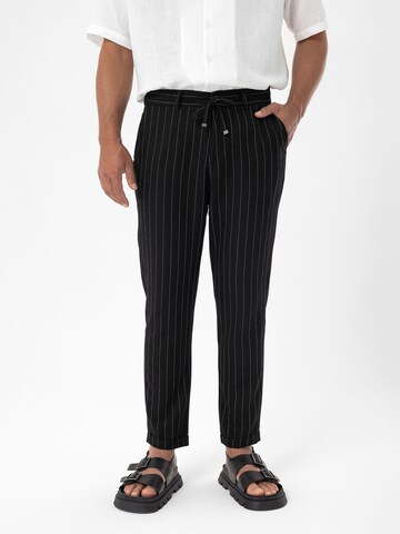 Tapered Pantaloni di Dandalo in nero: frontale