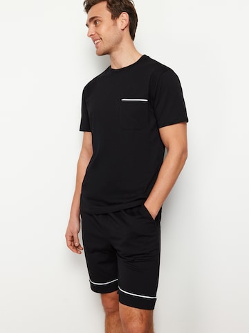 Trendyol Pyjama kurz in Schwarz: Vorderseite