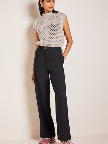 Wide leg Pantaloni con pieghe di Next in nero