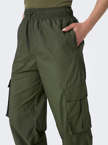 Effilé Pantalon cargo 'JOSE' ONLY en vert