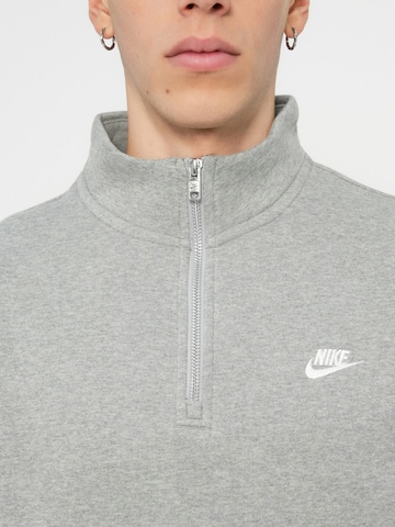 Nike Sportswear Sweatshirt 'CLUB' i grå