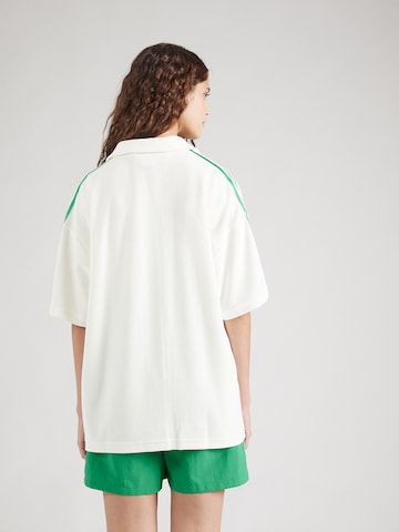 ADIDAS ORIGINALS Toiminnallinen paita 'Resort' värissä valkoinen