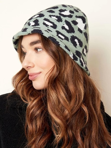 Good to Blue Hat in Green: front