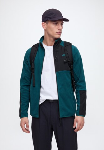 4F - Chaqueta polar funcional en verde