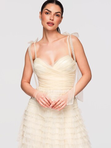 Abito di Ombre in beige
