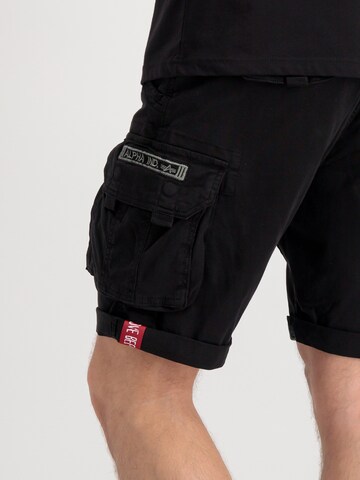 regular Pantaloni cargo 'Crew' di ALPHA INDUSTRIES in nero