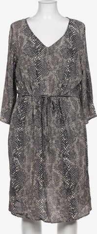 Junarose Dress in XXXL in Grey: front