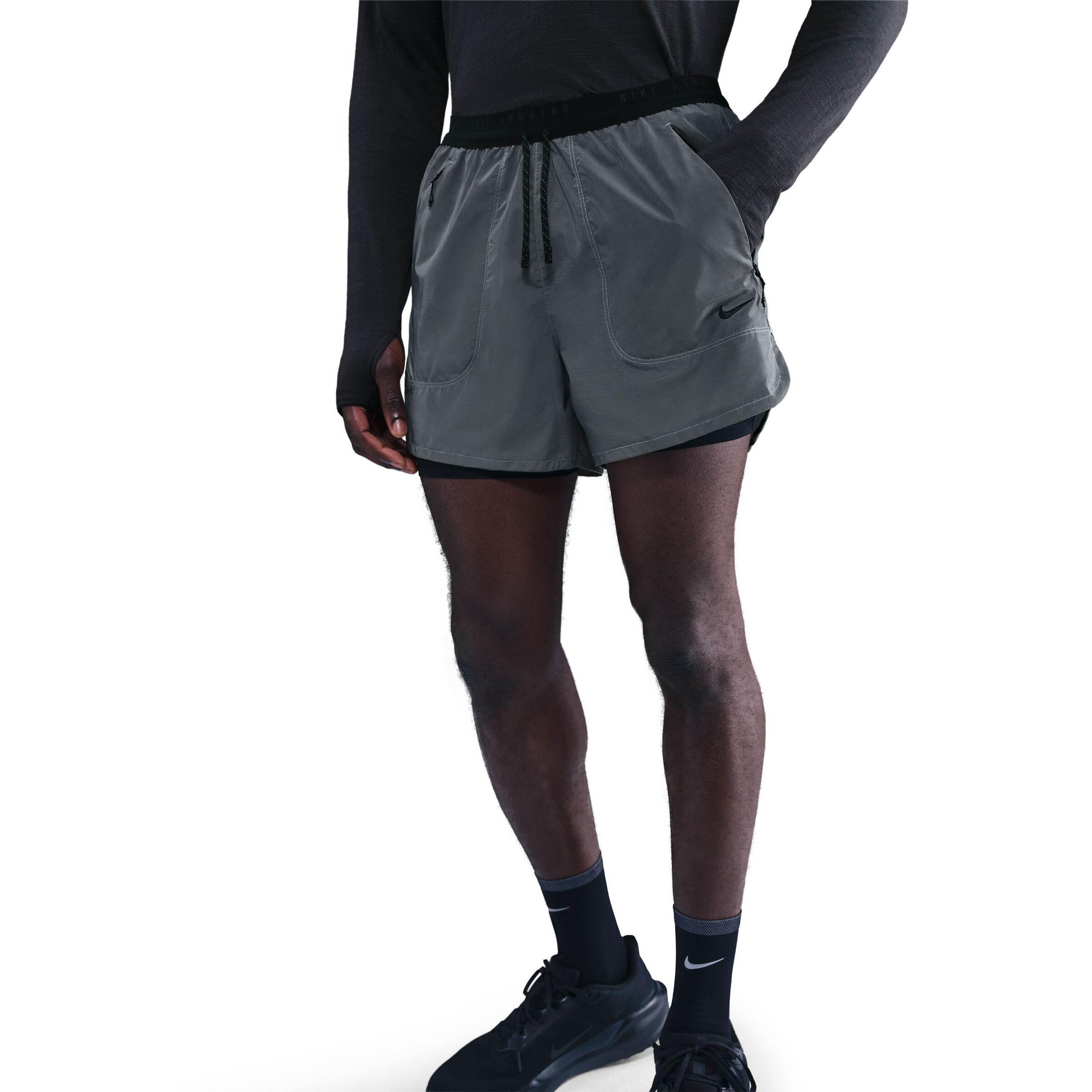 NIKE Regular Sportshorts 'REFLECT' in Grau: Vorderseite