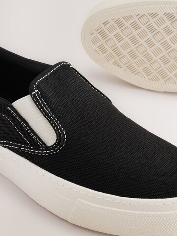 Next - Sapatilhas slip-on 'Forever Comfort®' em preto