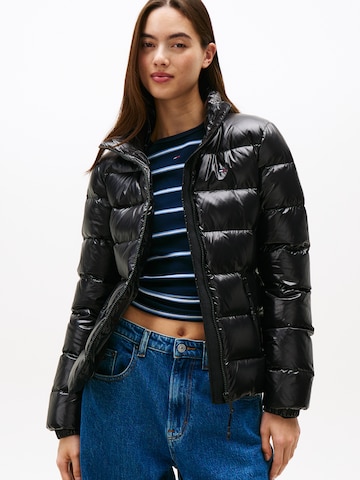 Geacă de primăvară-toamnă de la Tommy Jeans pe negru: față