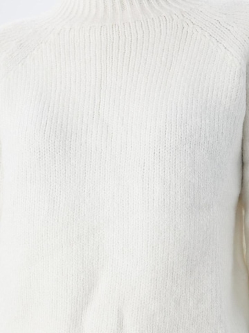 MixRay Sweater in White