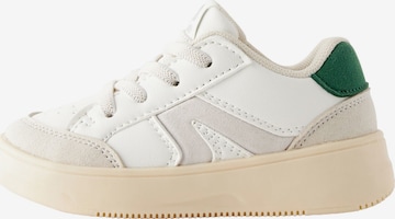 Sneaker di Next in bianco: frontale