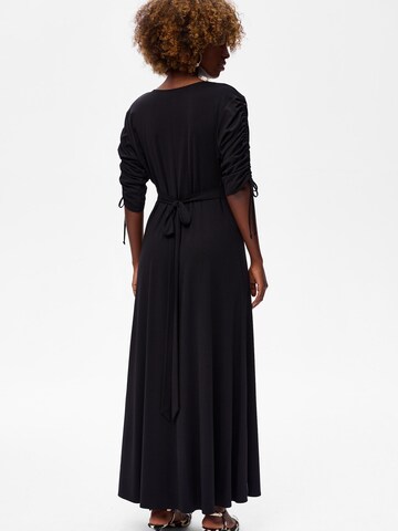 Blue Shadow Kleid‌‌‌‌‌‌ in Schwarz