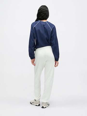 Tapered Pantaloni 'Chill' de la Nike Sportswear pe gri
