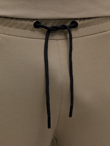 CAMP DAVID Tapered Pants in Beige