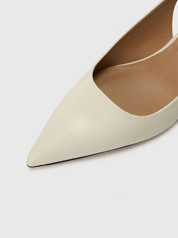 balta BOSS Basutės 'Janet'