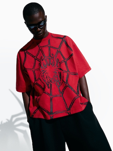 BershkaMajica 'SPIDERMAN' - crvena boja: prednji dio