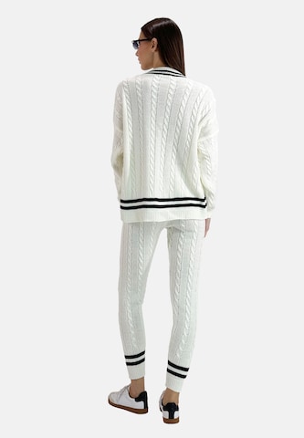 Pantalons de tailleur Elara en blanc