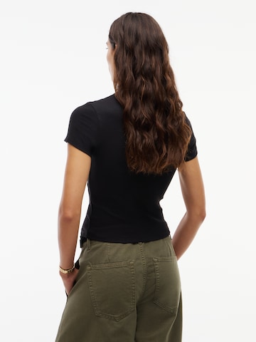 Tricou de la Tommy Jeans pe negru